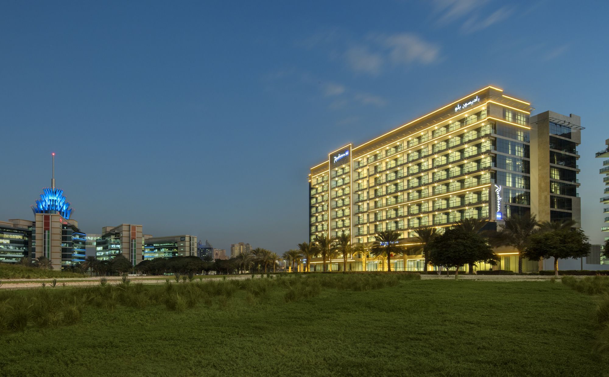 Radisson Blu Hotel Apartment Dubai Silicon Oasis מראה חיצוני תמונה