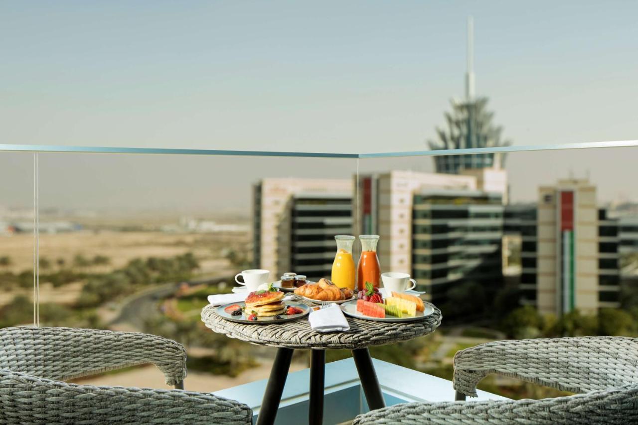 Radisson Blu Hotel Apartment Dubai Silicon Oasis מראה חיצוני תמונה