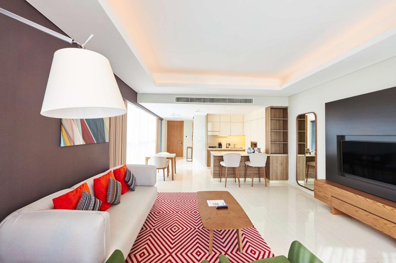 Radisson Blu Hotel Apartment Dubai Silicon Oasis מראה חיצוני תמונה